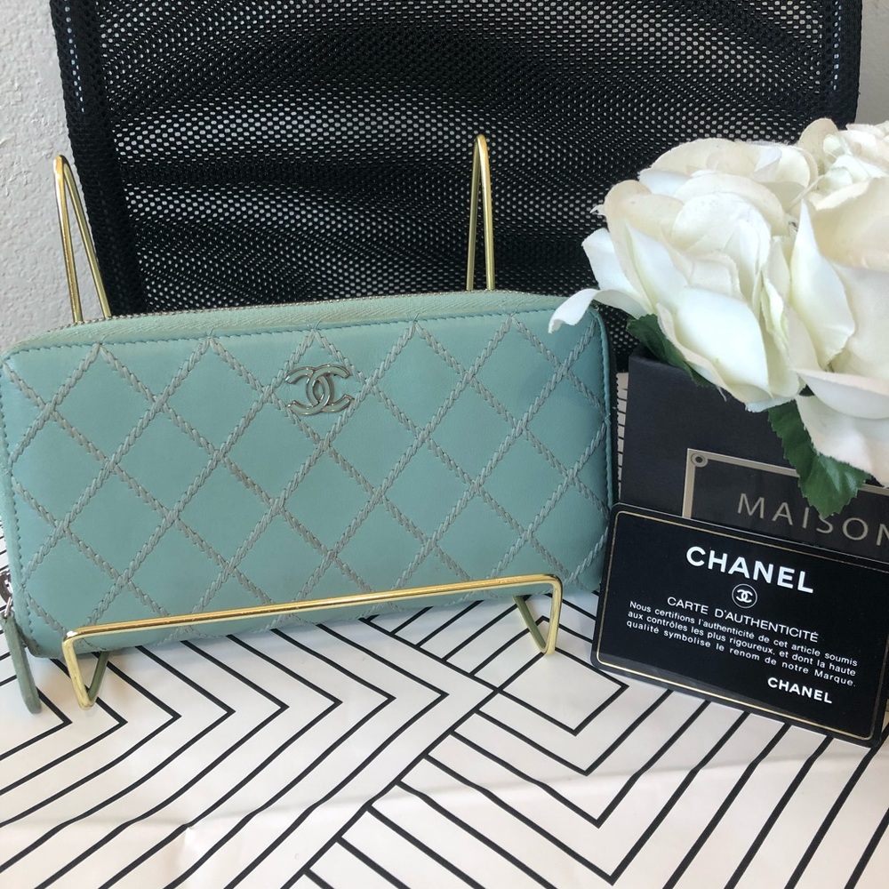 RARE Alert 🚨 CHANEL wild stitch zippy long wallet